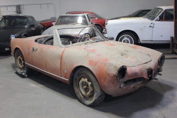 1961 Alfa Romeo Giulietta Veloce Spider, Barn Finds! - Image 2