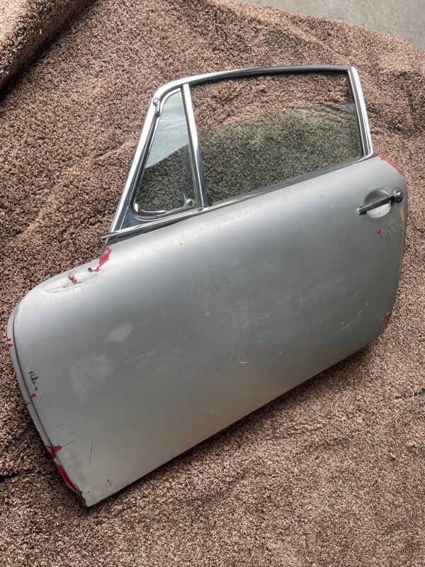 Parts cars and classic car Parts for Sale/ Mercedes Benz/ Porsche/ Jaguar/ Rolls Royce/ MG/ Triumph/ Volvo NOS and more... - Image 54