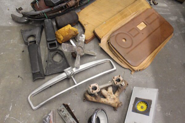 Parts cars and classic car Parts for Sale/ Mercedes Benz/ Porsche/ Jaguar/ Rolls Royce/ MG/ Triumph/ Volvo NOS and more... - Image 53