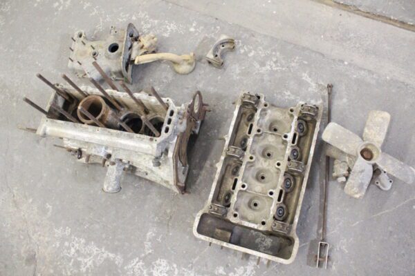 Parts cars and classic car Parts for Sale/ Mercedes Benz/ Porsche/ Jaguar/ Rolls Royce/ MG/ Triumph/ Volvo NOS and more... - Image 77