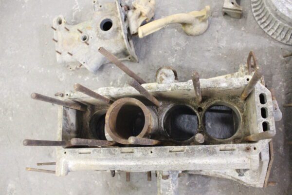 Parts cars and classic car Parts for Sale/ Mercedes Benz/ Porsche/ Jaguar/ Rolls Royce/ MG/ Triumph/ Volvo NOS and more... - Image 78