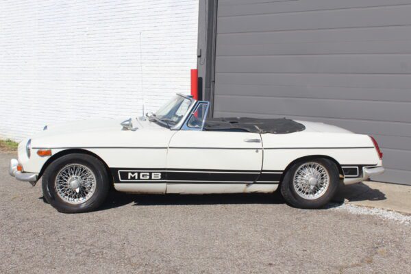 1963 MGB Roadster - Image 11