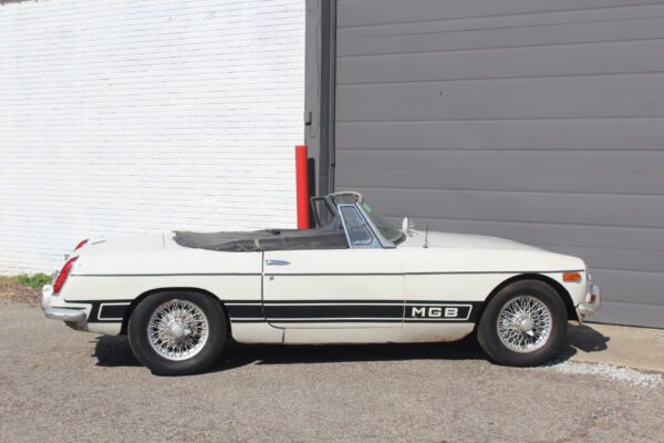 1963 MGB Roadster - Image 12