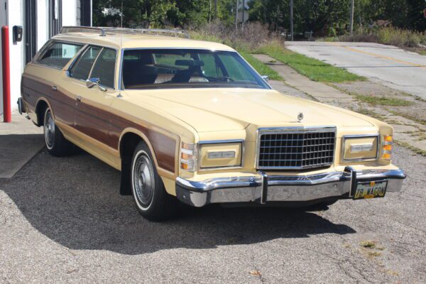 1978 Ford Country square Wagon - Image 2