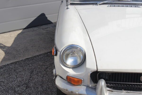 1963 MGB Roadster - Image 9