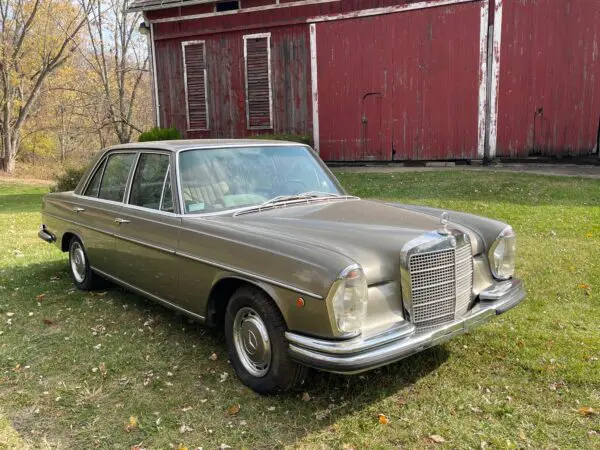 1971 Mercedes Benz 280SE 3.5 W108