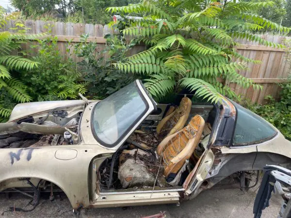 Parts cars and classic car Parts for Sale/ Mercedes Benz/ Porsche/ Jaguar/ Rolls Royce/ MG/ Triumph/ Volvo NOS and more... - Image 7
