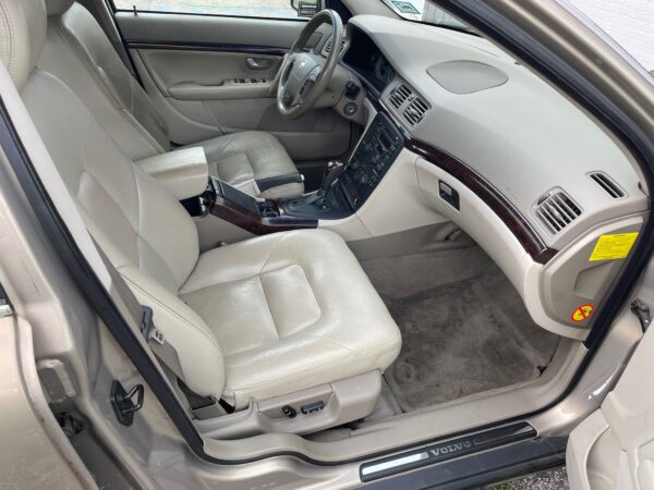 2004 Volvo S80 AWD - Image 14