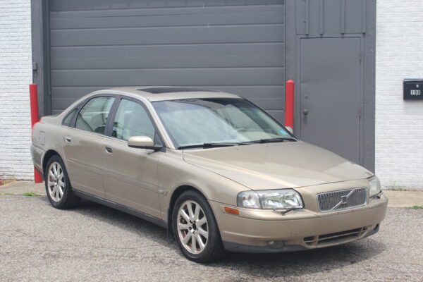 2004 Volvo S80 AWD - Image 2