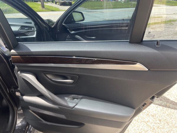 2013 BMW Active Hybrid 5 Low mileage! - Image 28