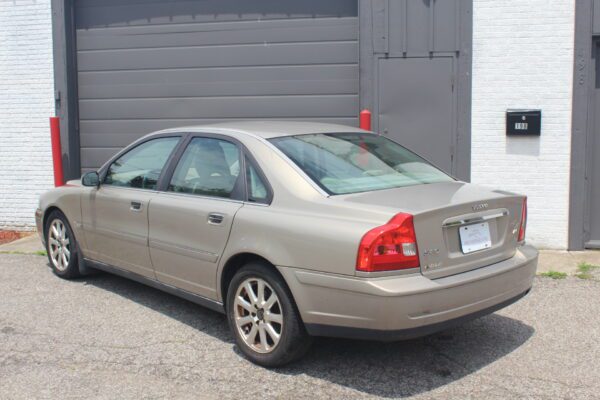 2004 Volvo S80 AWD - Image 4