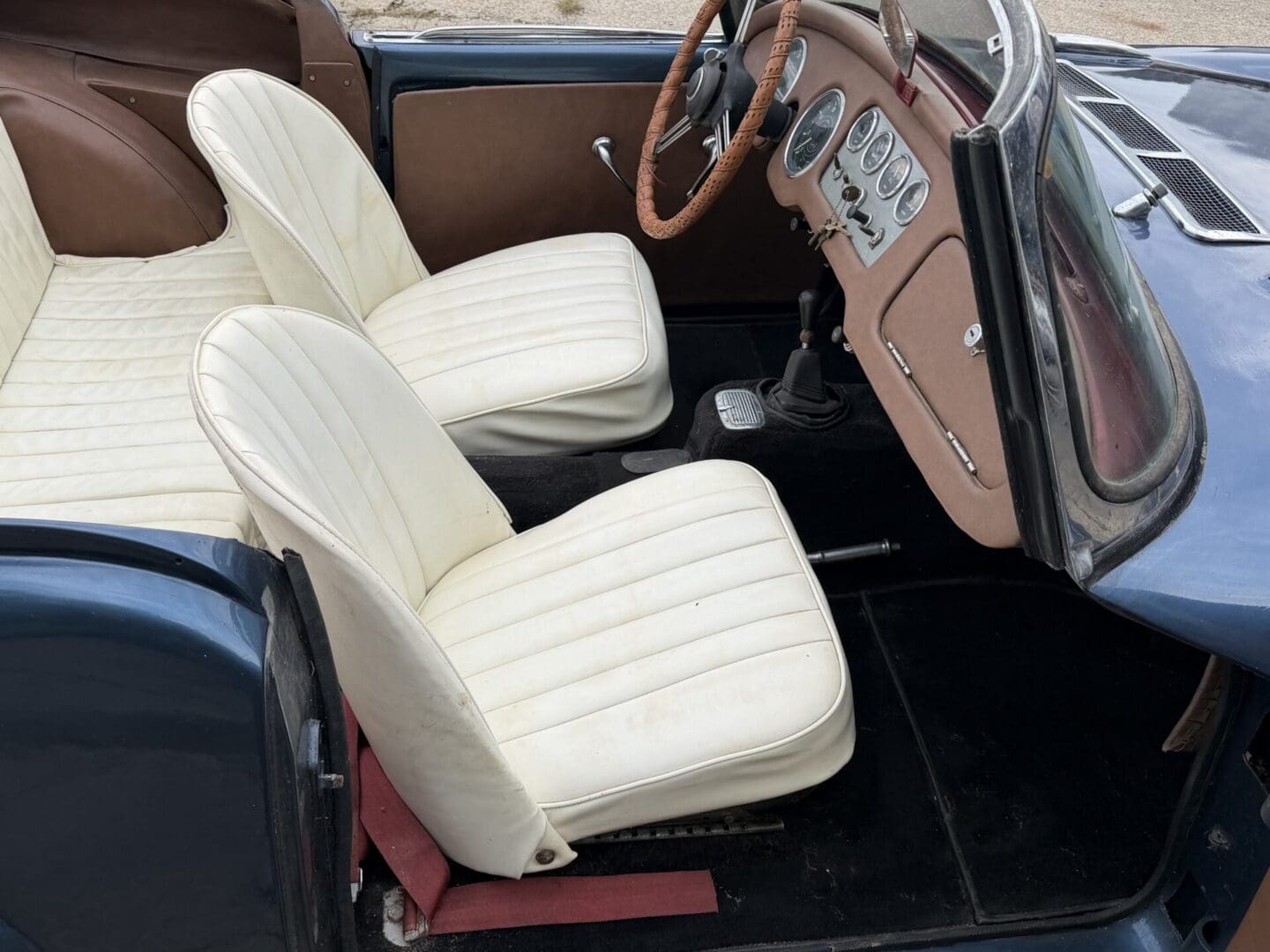1959 Daimler SP 250 - Image 17