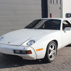 1981 Porsche 928 Sunroof Coupe, manual gearbox!